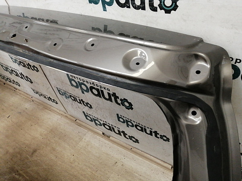 Фотография детали AA043228; Крышка багажника (67005-42430) для Toyota Rav4 40 (2013 — 2015)/БУ; Оригинал; Р2, Удовлетворительное; . Фото номер 17