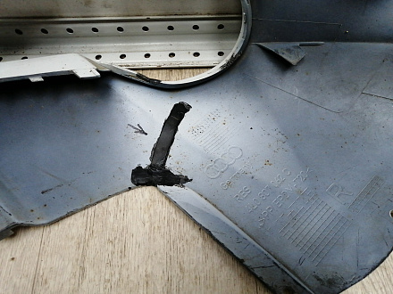 AA045525; Юбка переднего бампера - правая часть (4L0 807 062 С) для Audi Q7 I рест. (2010-2015)/БУ; Оригинал; Р1, Мелкий дефект; 