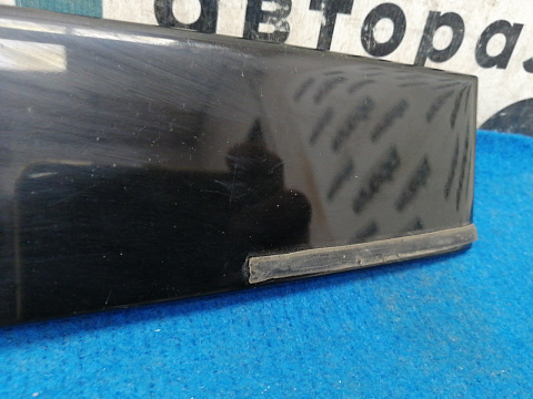 Фотография детали AA029318; Накладка на стойку двери задняя правая (83260-2W000) для Hyundai Santa Fe/БУ; Оригинал; Р1, Мелкий дефект; . Фото номер 4