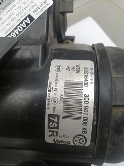 AA046038; Фара галоген правая (3C0941006 AB) для Volkswagen Passat/БУ; Оригинал; Р1, Мелкий дефект; 