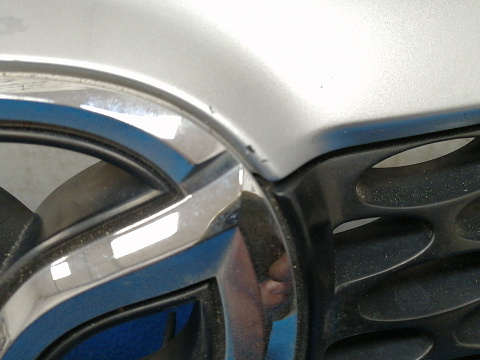 Фотография детали AA036917; Решетка радиатора (BP4K-50711) для Mazda 3 BK/БУ; Оригинал; Р0, Хорошее; (22V) Серебро. Фото номер 4