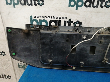 AA035617; Накладка крышки багажника (76811-0G020) для Toyota Land Cruiser Prado 150 рест. (2013 — 2017)/БУ; Оригинал; Р1, Мелкий дефект; 