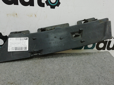 Фотография детали AA010015; Накладка на решетку радиатора сзади, матовая (22895145) для Opel Insignia/БУ; Оригинал; Р1, Мелкий дефект; . Фото номер 5