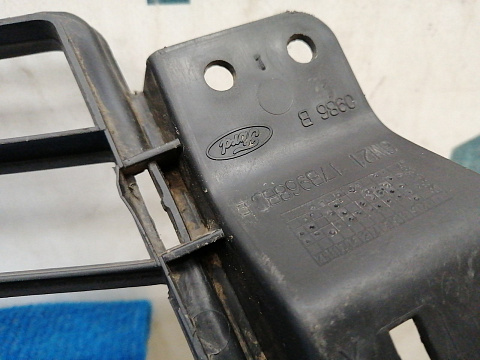 Фотография детали AA037770; Решетка переднего бампера (6M21-17B968-B) для Ford S-MAX I (2006-2010)/БУ; Оригинал; Р1, Мелкий дефект; . Фото номер 11