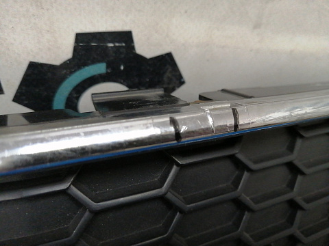 Фотография детали AA037768; Решетка переднего бампера (96813742) для Chevrolet Aveo I рест. Hatchback (2008- 2011)/БУ; Оригинал; Р2, Удовлетворительное; . Фото номер 6