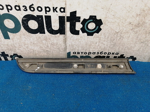 Фотография детали AA035982; Накладка на заднее крыло левая (1K8854931) для Volkswagen Scirocco (2009 - 2014)/БУ; Оригинал; Р1, Мелкий дефект; . Фото номер 5