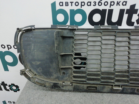 Фотография детали AA004988; Решетка переднего бампера (51112753645) для Mini Hatch II (R56) (2007–2010)/БУ; Оригинал; Р1, Мелкий дефект; . Фото номер 5
