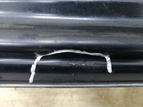 Фотография детали AA027653; Крышка багажника, алюминий для Volvo S60/БУ; Оригинал; Р1, Мелкий дефект; . Фото номер 9