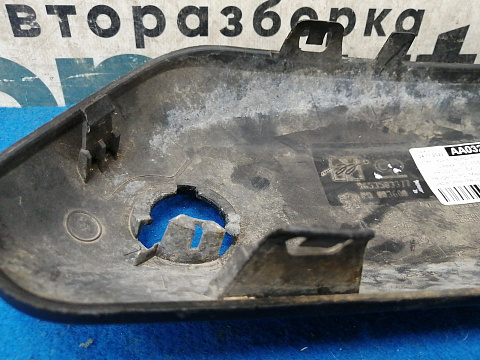 Фотография детали AA032387; Накладка переднего бампера правая, на решетку (9653583377) для Peugeot 307 I рест. (2005-2008)/БУ; Оригинал; Р1, Мелкий дефект; . Фото номер 11
