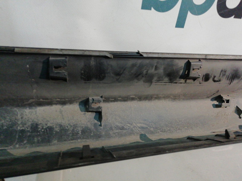 Фотография детали AA023576; Накладка на дверь передняя правая, нижняя (75073-42010) для Toyota Rav4 40 (2013 — 2015)/БУ; Оригинал; Р1, Мелкий дефект; . Фото номер 12