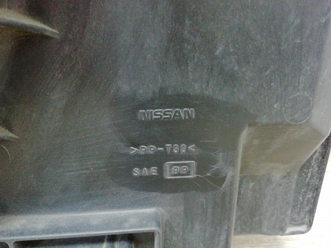Фотография детали AA010317; Диффузор радиатора (21481-EL00A) для Nissan Tiida/БУ; Оригинал; Р0, Хорошее; . Фото номер 2