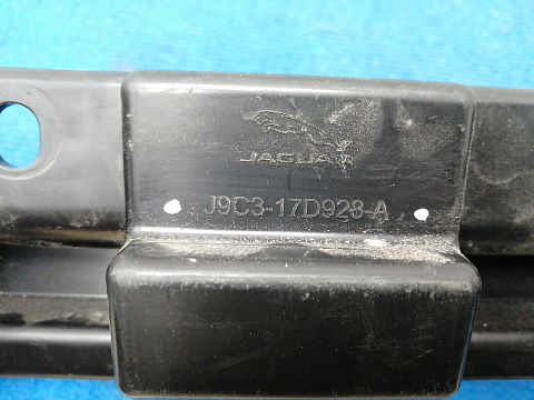 Фотография детали AA019423; Абсорбер заднего бампера (J9C3-17D928-A) для Jaguar E-Pace I (2017-2020)/БУ; Оригинал; Р0, Хорошее; . Фото номер 6