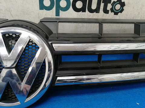 Фотография детали AA028226; Решетка радиатора (7P6853651A) для Volkswagen Touareg II (2010-2014)/БУ; Оригинал; Р1, Мелкий дефект; . Фото номер 3
