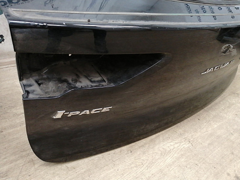 Фотография детали AA033944; Крышка багажника (J9D3-40010-B) для Jaguar I-Pace (2018-н.в.)/БУ; Оригинал; Р1, Мелкий дефект; . Фото номер 10