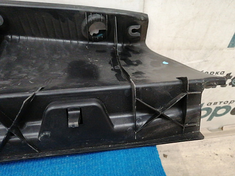 Фотография детали AA037799; Накладка задней панели внутренняя, пластик (8200128740) для Renault Megane/БУ; Оригинал; Р2, Удовлетворительное; . Фото номер 11