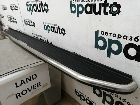 Фотография детали AA013025; Подножка левая=правая (DGP500490PCL) для Land Rover Discovery Sport I (2014 - 2019)/БУ; Оригинал; Р2, Удовлетворительное; . Фото номер 4
