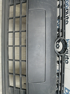 AA045718; Бампер передний; без паркт.; без омыват. (2K5807221A) для Volkswagen Caddy III рест. (2010-2015)/БУ; Оригинал; Р1, Мелкий дефект; 