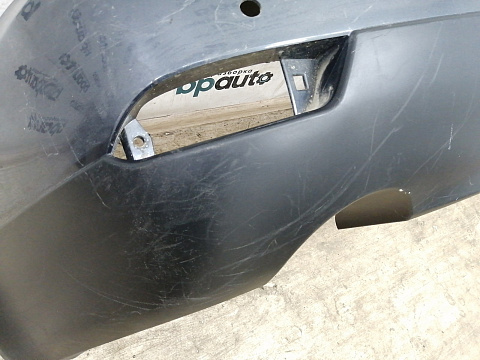 Фотография детали AA027056; Бампер задний; под паркт. (57704-XA04A) для Subaru Tribeca I рест. (2007-2014)/БУ; Оригинал; Р1, Мелкий дефект; . Фото номер 3