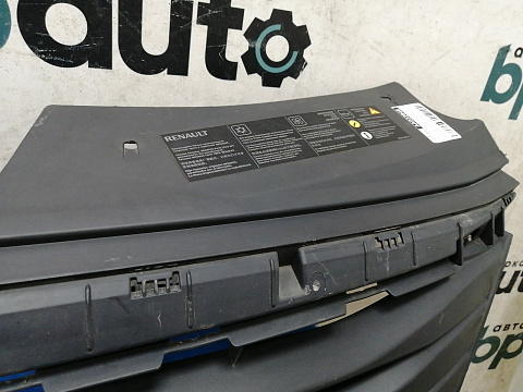Фотография детали AA032848; Решетка радиатора (8200752748) для Renault Logan I рест. (2009-2015)/БУ; Оригинал; Р1, Мелкий дефект; . Фото номер 10