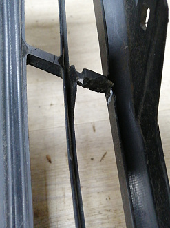 AA044604; Бампер передний; под паркт.; без омыват. (52119-0E914) для Toyota Highlander II рест. (2010 - 2013)/БУ; Оригинал; Р2, Удовлетворительное; 