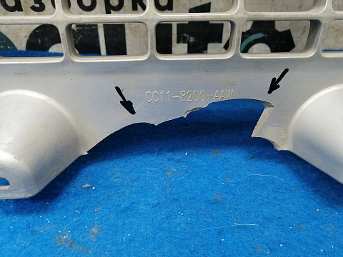 Фотография детали AA032268; Решетка радиатора (CC11-8200-AAW) для Ford Transit (2006-2014)/БУ; Оригинал; Р1, Мелкий дефект; . Фото номер 6