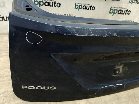 Фотография детали AA031437; Крышка багажника (1527998) для Ford Focus II Hatchback рест. (2007- 2011)/БУ; Оригинал; Р2, Удовлетворительное; . Фото номер 9