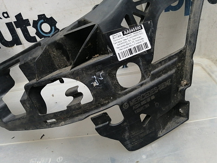 AA045500; Кронштейн, каркас переднего бампера левый (A2048850765) для Mercedes-Benz C-klasse III (W204) (2006-2011)/БУ; Оригинал; Р0, Хорошее; 