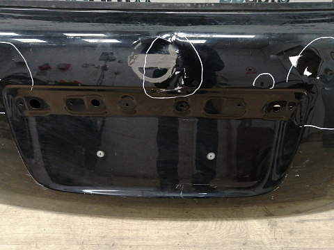 Фотография детали AA038011; Крышка багажника (K010M1LLAB) для Nissan Patrol Y62/БУ; Оригинал; Р2, Удовлетворительное; . Фото номер 10
