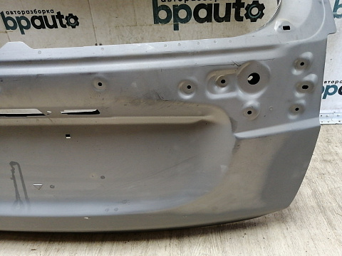 Фотография детали AA044376; Крышка багажника; под камер. (5801B818) для Mitsubishi Outlander/Нов с деф; Оригинал; Р1, Мелкий дефект; . Фото номер 7