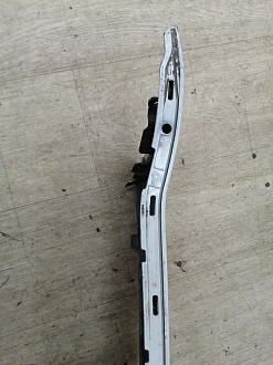 AA000572; Бампер задний верхняя часть; без паркт. (4L0 807 511 G) для Audi Q7/БУ; Оригинал; Р1, Мелкий дефект; 