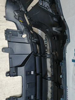 AA045868; Бампер передний; под паркт.; под омыват. (HY32-17F003-AAW) для Land Rover Discovery V L462 (2017 - 2020)/БУ; Оригинал; Р1, Мелкий дефект; 