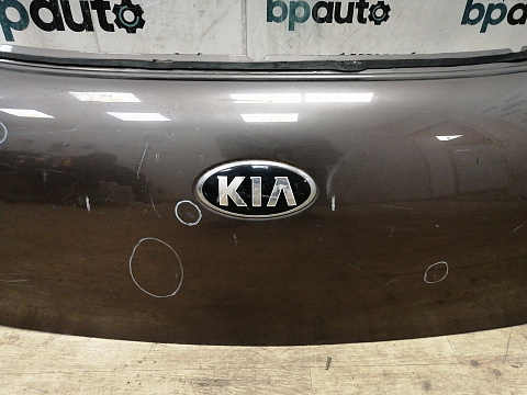 Фотография детали AA037523; Крышка багажника (73700-A2000) для Kia CEED/БУ; Оригинал; Р1, Мелкий дефект; . Фото номер 7