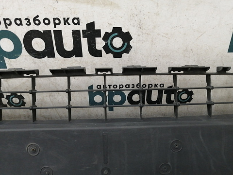 Фотография детали AA032267; Решетка переднего бампера (8A6117B968DB) для Ford Fiesta VI (2008-2013)/БУ; Неоригинал; Р1, Мелкий дефект; . Фото номер 5