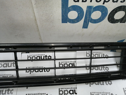 AA045207; Решетка переднего бампера верхняя; без камер. (53112-42100) для Toyota Rav4 40 рест. (2015 — 2019)/БУ; Оригинал; Р1, Мелкий дефект; 