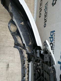 AA045519; Бампер передний; под паркт.; под омыват. (4L0 807 437 H) для Audi Q7 I рест. (2010-2015)/БУ; Оригинал; Р1, Мелкий дефект; 