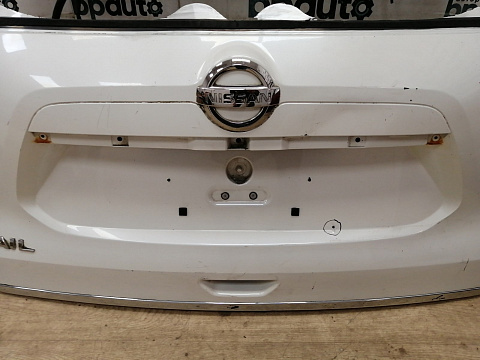Фотография детали AA038028; Крышка багажника (9001A-2H90A) для Nissan X-Trail T32/БУ; Оригинал; Р1, Мелкий дефект; . Фото номер 10