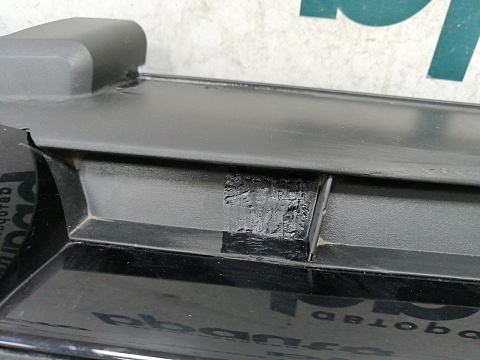 Фотография детали AA027391; Решетка радиатора (5G0853653E) для Volkswagen Golf/БУ; Оригинал; Р2, Удовлетворительное; . Фото номер 4