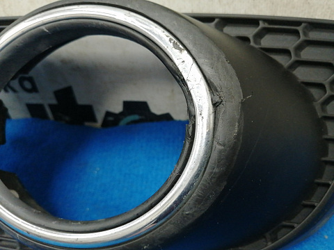 Фотография детали AA028424; Накладка ПТФ левая, Sport-Style (5N0853665H) для Volkswagen Tiguan I рест. (2011- 2016)/БУ; Оригинал; Р2, Удовлетворительное; . Фото номер 4