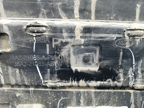 Фотография детали AA017397; Накладка на дверь передняя левая (J8A2-21065-A) для Land Rover Range Rover Velar (2017 - н.в.)/БУ; Оригинал; Р1, Мелкий дефект; . Фото номер 6