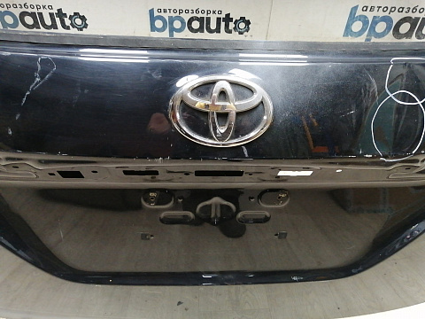 Фотография детали AA044915; Крышка багажника (67005-KK150) для Toyota Fortuner/БУ; Оригинал; Р3, Под восстановление; . Фото номер 13