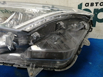 AA037194; Фара светодиодная правая (81145-42680) для Toyota Rav4 40 рест. (2015 — 2019)/БУ; Оригинал; Р1, Мелкий дефект; 