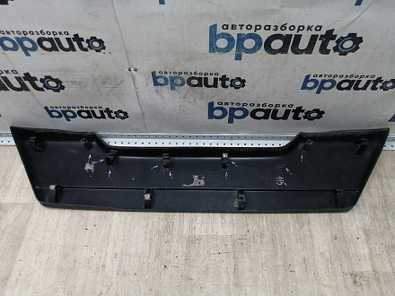 AA045055; Накладка крышки багажника нижняя, пластик (90901-JG00A) для Nissan X-Trail T31/БУ; Оригинал; Р1, Мелкий дефект; 
