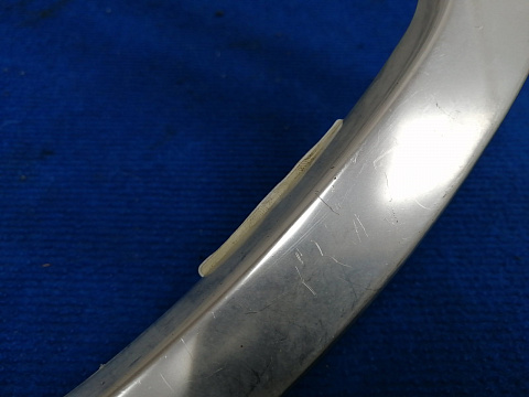 Фотография детали AA005945; Накладка стекла заднего левого крыла (51377289721) для BMW Х5 F15 F85/БУ; Оригинал; Р1, Мелкий дефект; . Фото номер 2