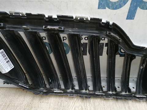 Фотография детали AA045112; Решетка радиатора (5L0853668B) для Skoda Yeti I рест. (2013-2018)/БУ; Оригинал; Р2, Удовлетворительное; . Фото номер 21