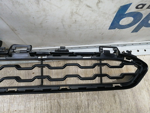 Фотография детали AA045109; Решетка переднего бампера верхняя, М-пакет; под камер. (51118060891) для BMW Х6 II (F16) (2014-2019)/БУ; Оригинал; Р1, Мелкий дефект; . Фото номер 9