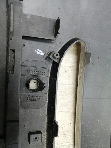 Фотография детали AA044586; Бампер передний; под паркт.; под омыват. (86511-2P500) для Kia Sorento II рест. (2012- 2020)/БУ; Оригинал; Р2, Удовлетворительное; . Фото номер 28