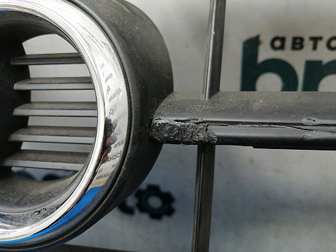 Фотография детали AA026429; Решётка радиатора (8W0 853 651 DB) для Audi A4 B9/БУ; Оригинал; Р2, Удовлетворительное; . Фото номер 6