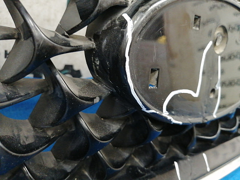 Фотография детали AA033307; Решетка радиатора (86350-3U500) для Kia Sportage III рест. (2014 - 2016)/БУ; Оригинал; Р2, Удовлетворительное; . Фото номер 12