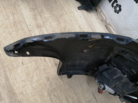 Фотография детали AA041726; Бампер передний, Sport; без паркт.; без омыват. (BBN2-50031) для Mazda 3 BL/БУ; Оригинал; Р1, Мелкий дефект; . Фото номер 15