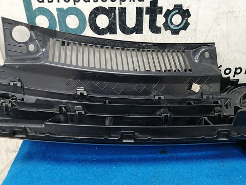 Фотография детали AA028223; Решетка радиатора (5K0853651AL) для Volkswagen Golf/БУ; Оригинал; Р2, Удовлетворительное; . Фото номер 17